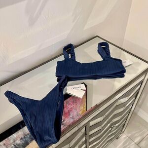 NWT Zumiez Square Neck Cheeky Bikini